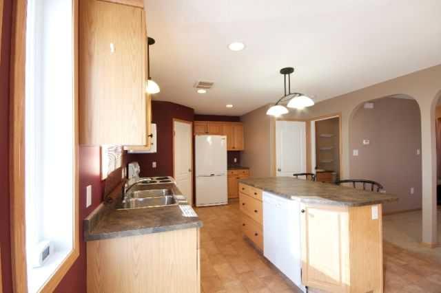 #4 128 3 Street NE