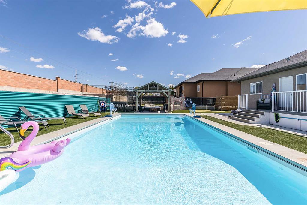74 Desert Blume Crescent SW