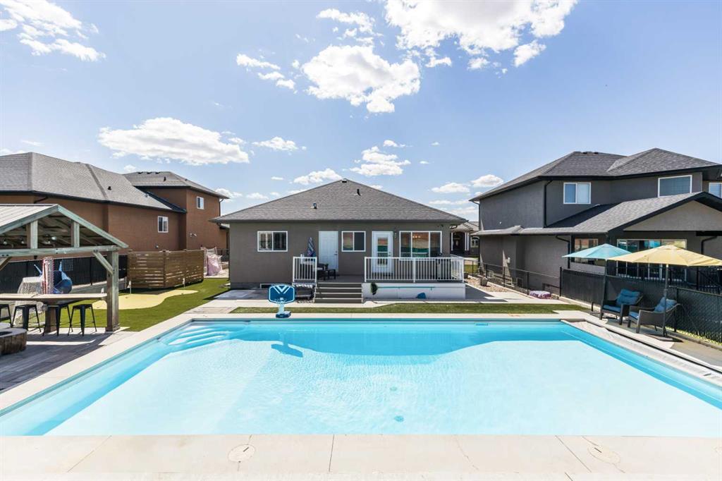 74 Desert Blume Crescent SW