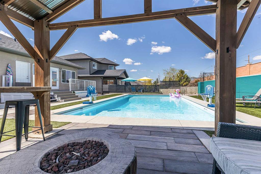 74 Desert Blume Crescent SW