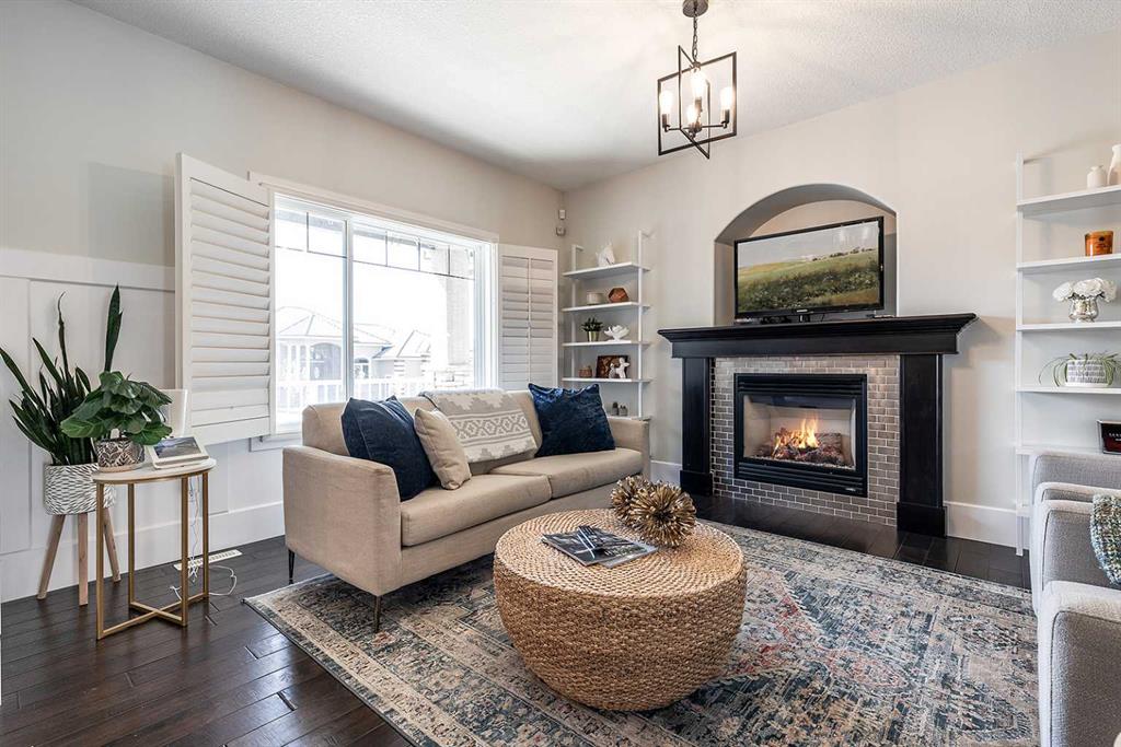 74 Desert Blume Crescent SW