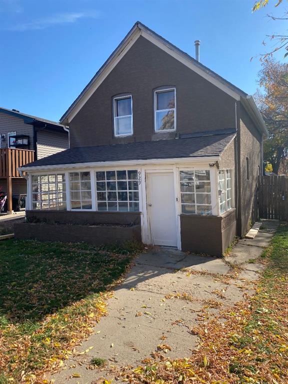 929 2 Street SE, Medicine Hat
