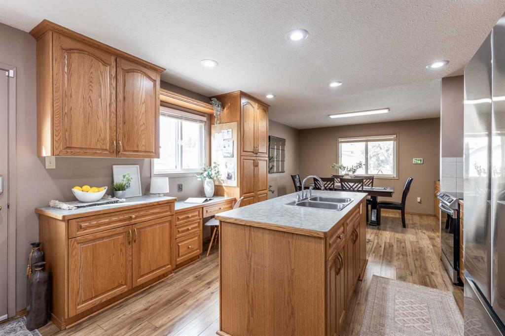 16 Rossdale Crescent SE