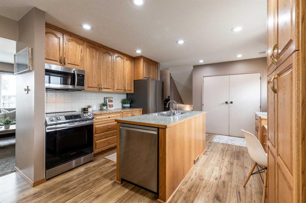 16 Rossdale Crescent SE