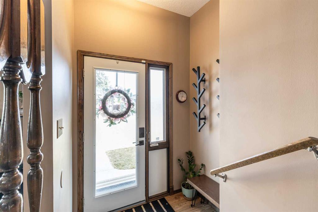 16 Rossdale Crescent SE