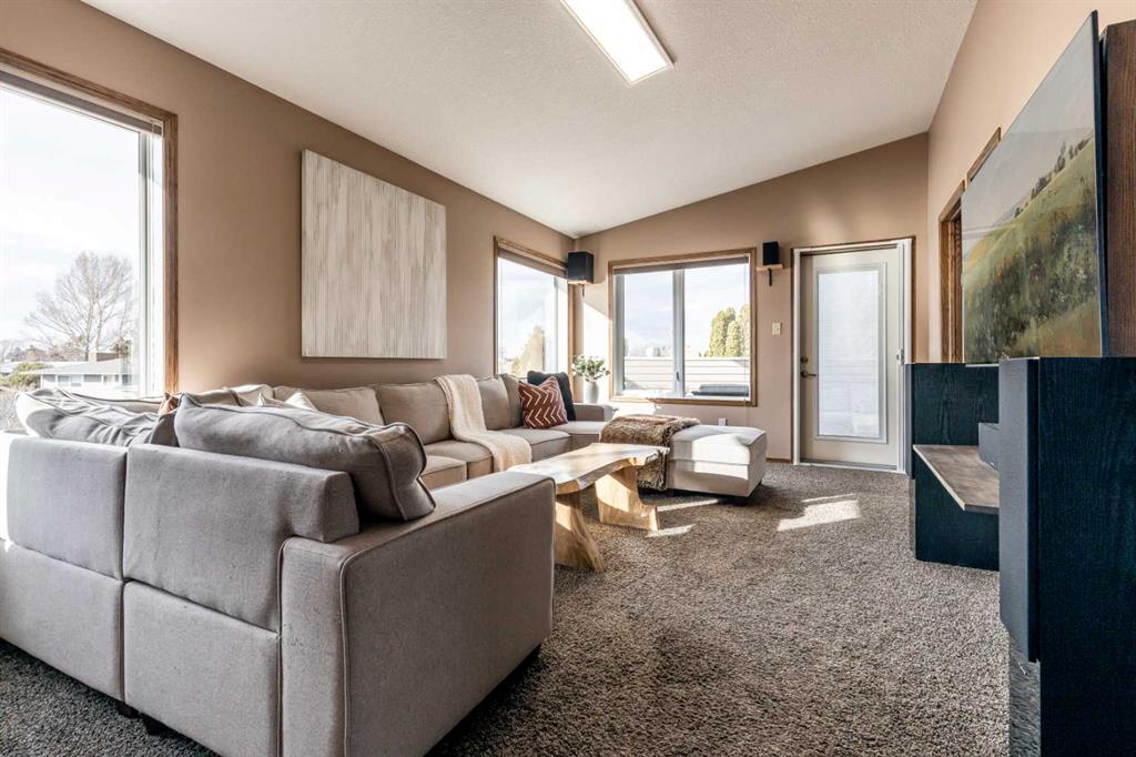16 Rossdale Crescent SE