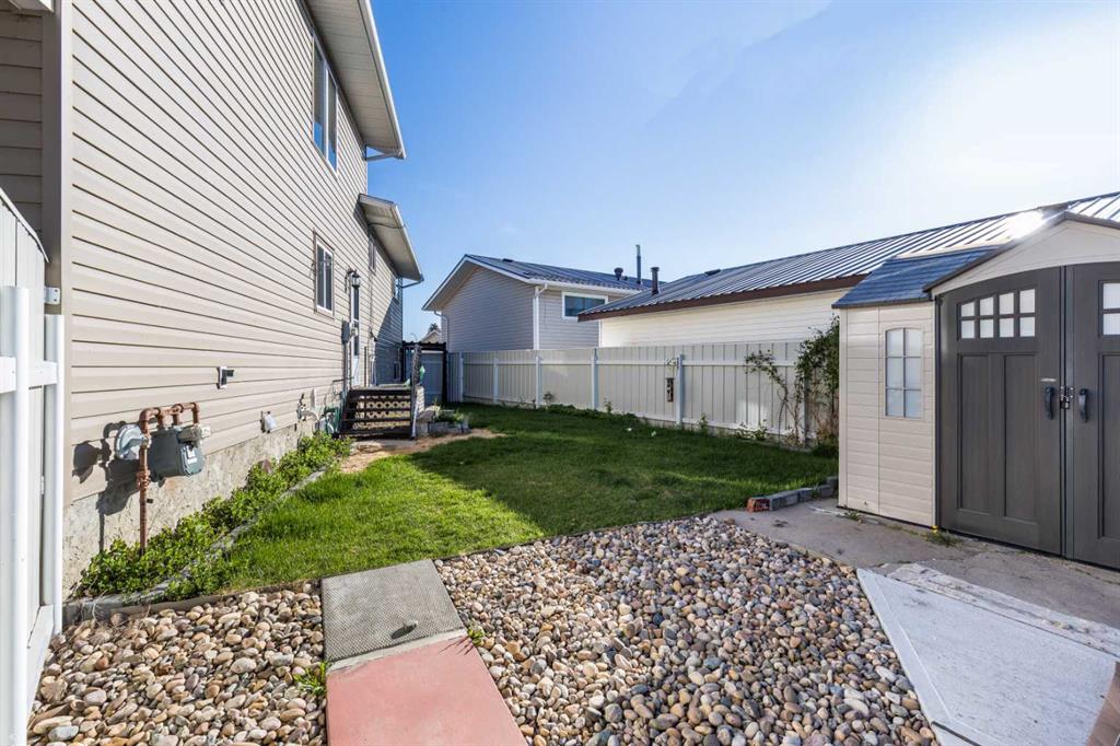 16 Rossdale Crescent SE