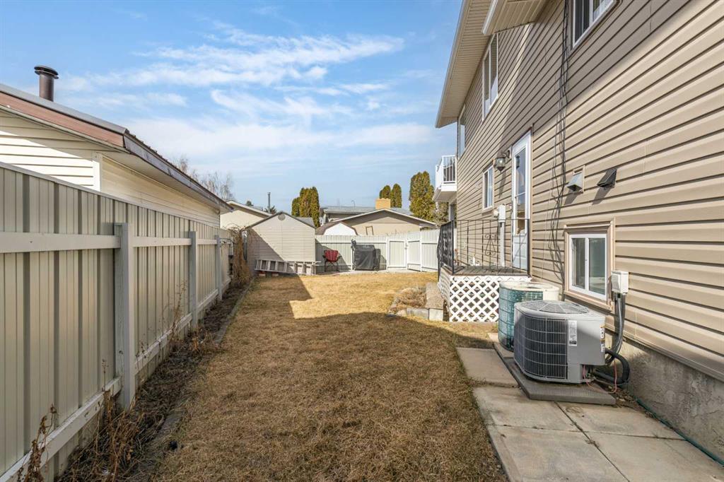 16 Rossdale Crescent SE
