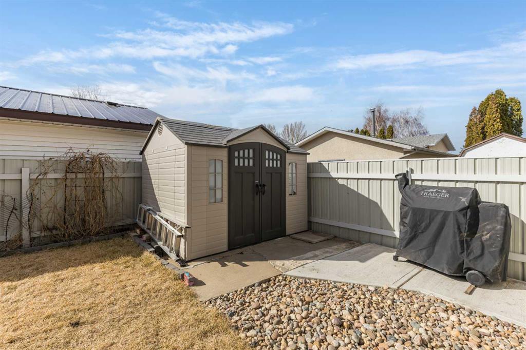 16 Rossdale Crescent SE