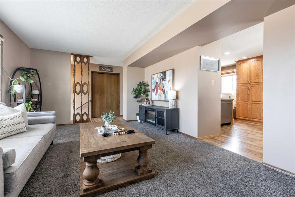 16 Rossdale Crescent SE