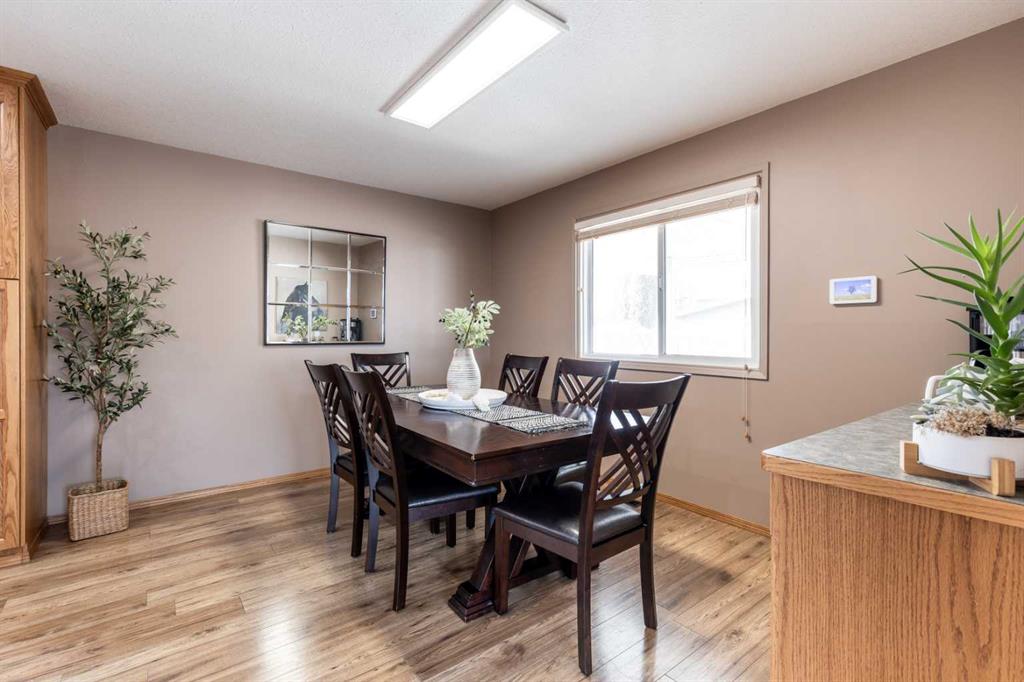 16 Rossdale Crescent SE