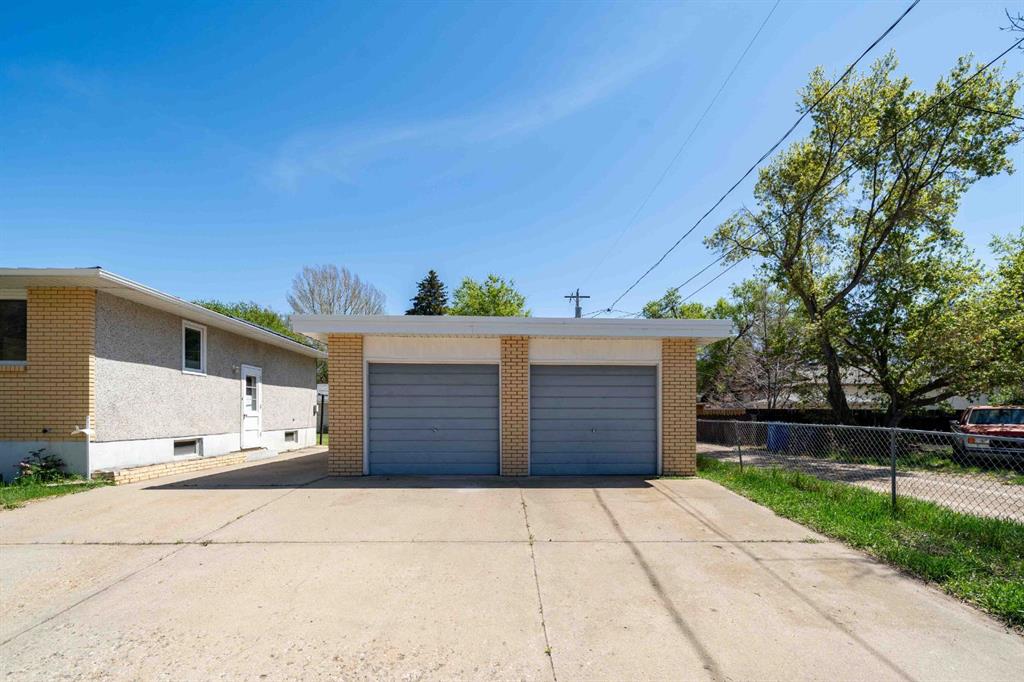 341 & 343 2 Avenue NW