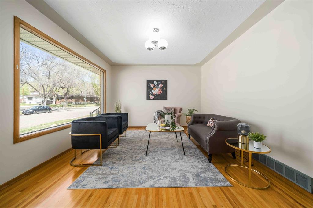 341 & 343 2 Avenue NW