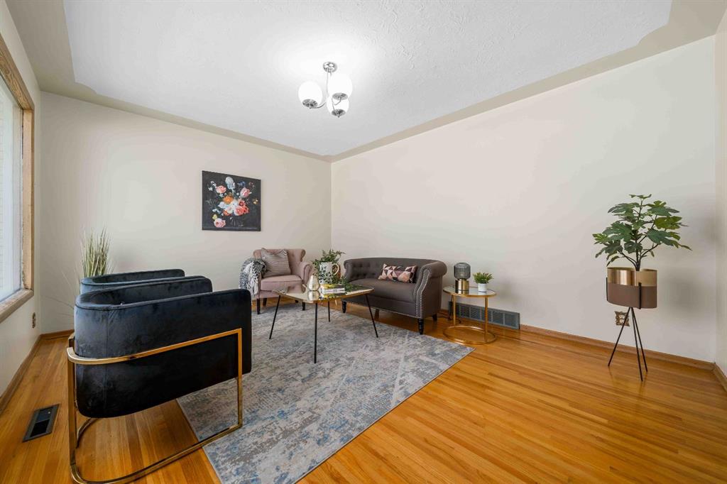 341 & 343 2 Avenue NW