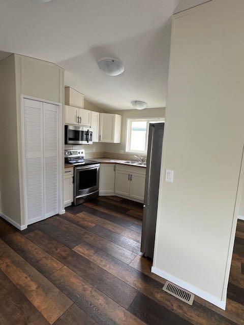 #25 1600 Strachan Road SE