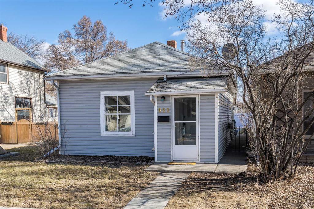 825 3 Street SE, Medicine Hat
