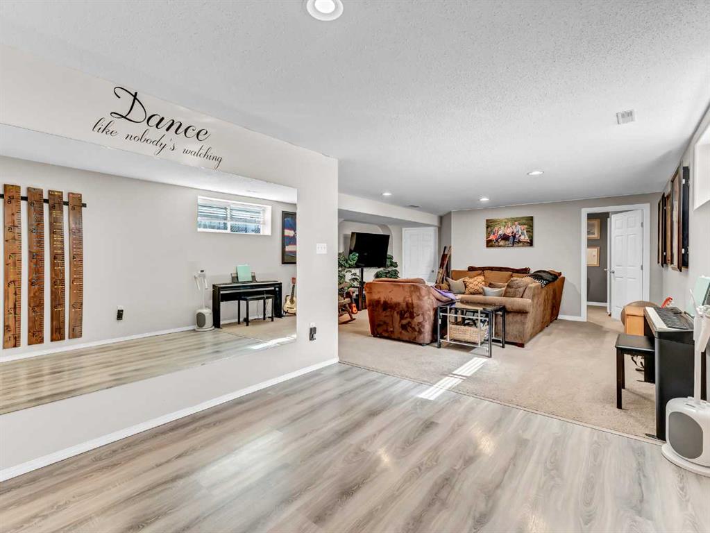 11 Riverview Place SE
