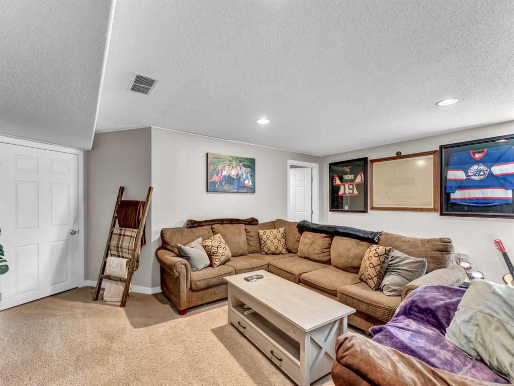 11 Riverview Place SE