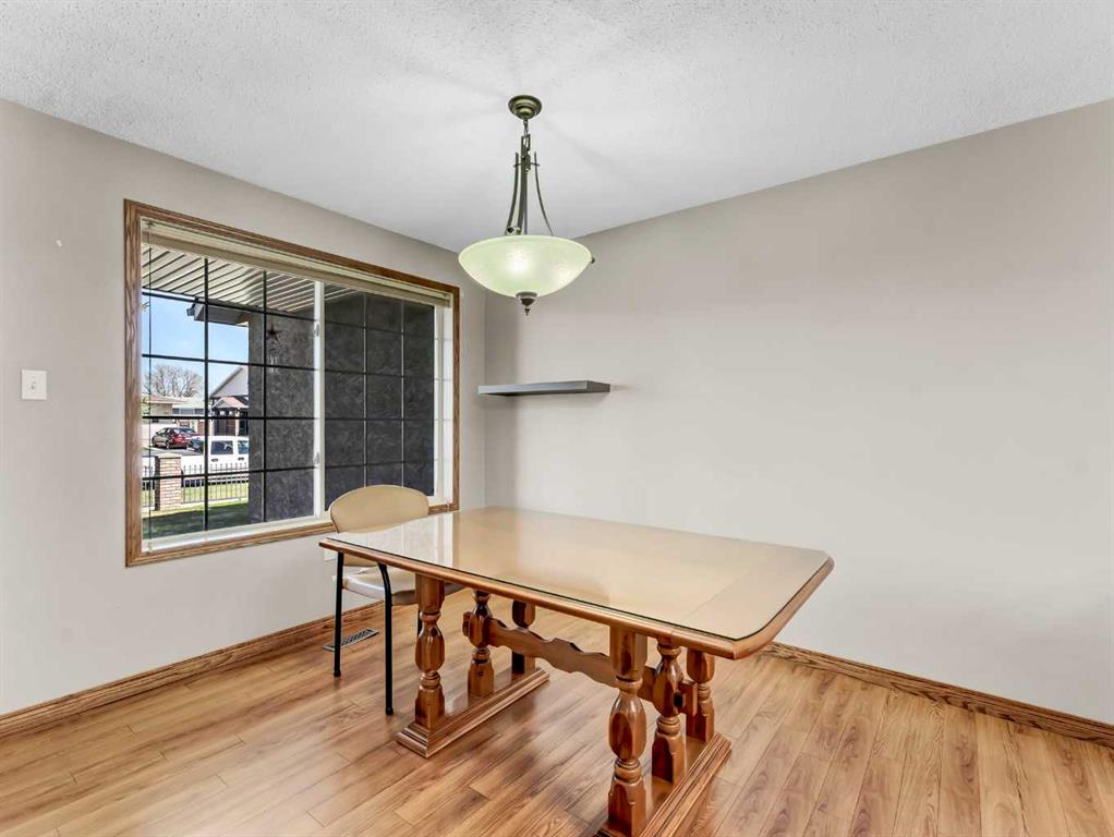 #102 221 Cameron Road SE