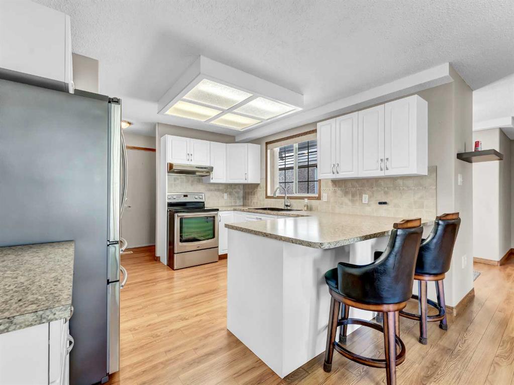 #102 221 Cameron Road SE