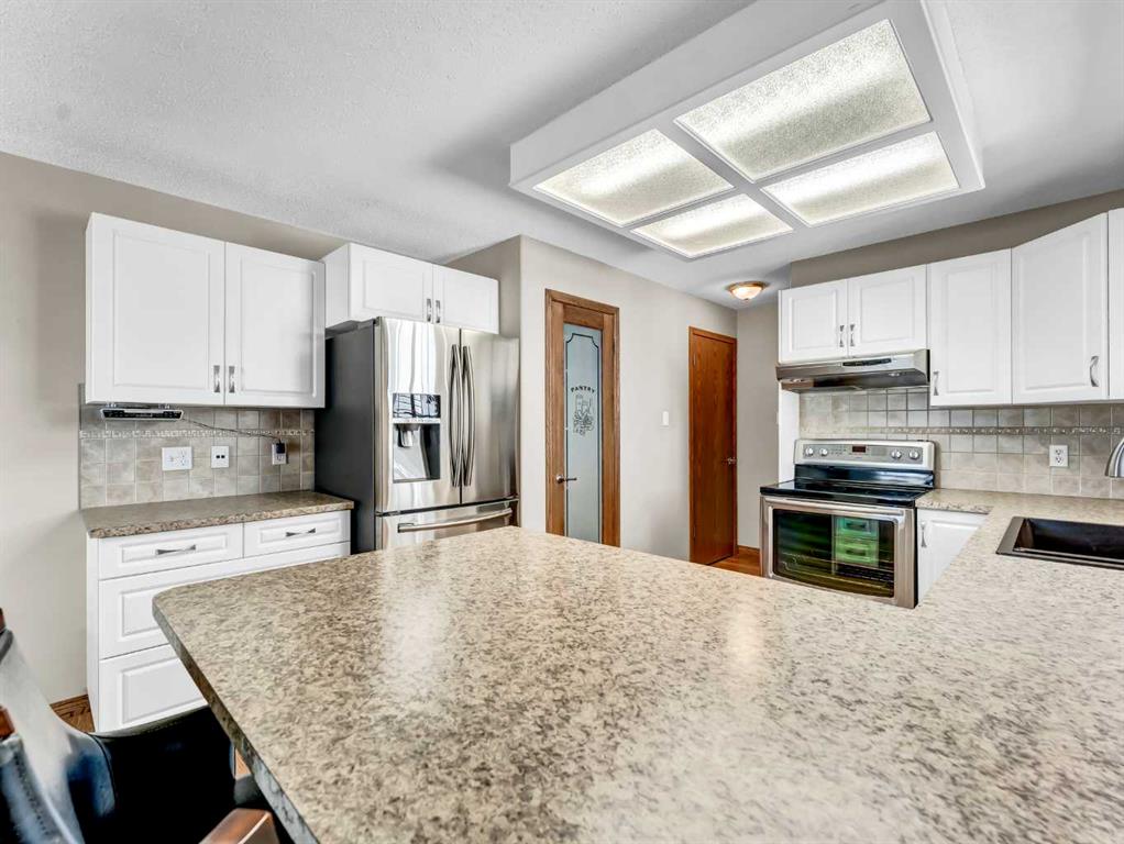 #102 221 Cameron Road SE