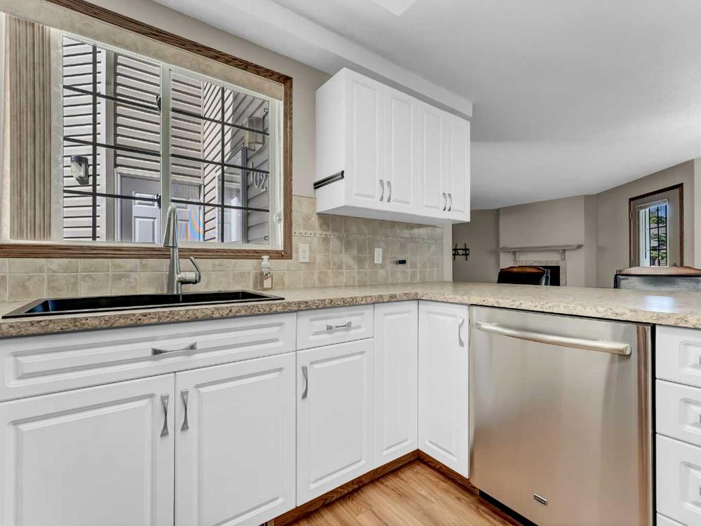 #102 221 Cameron Road SE