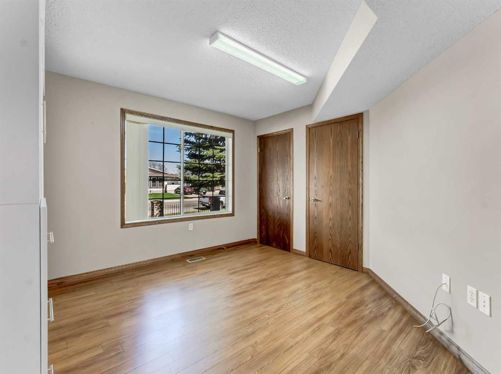 #102 221 Cameron Road SE