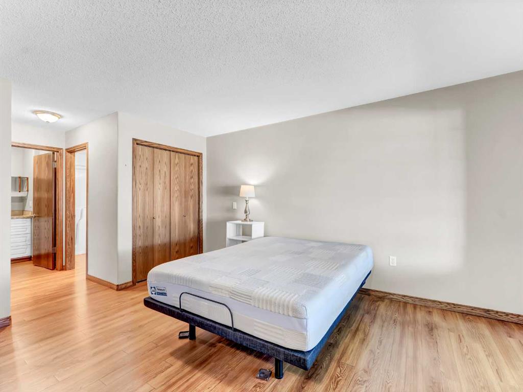 #102 221 Cameron Road SE