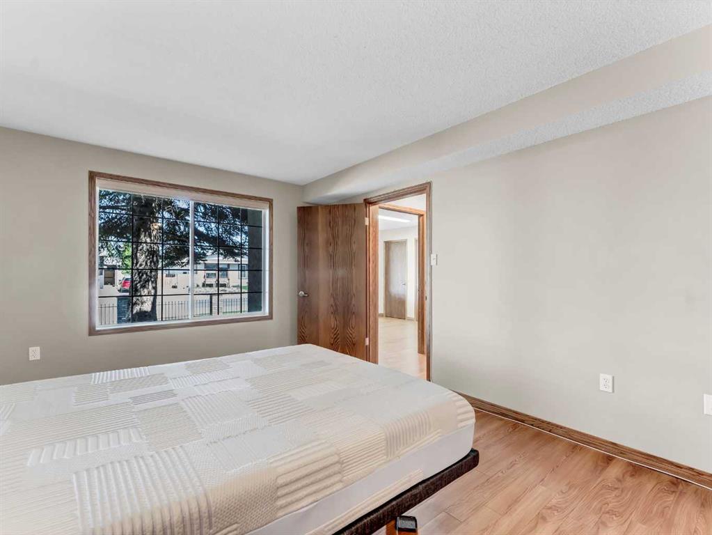 #102 221 Cameron Road SE
