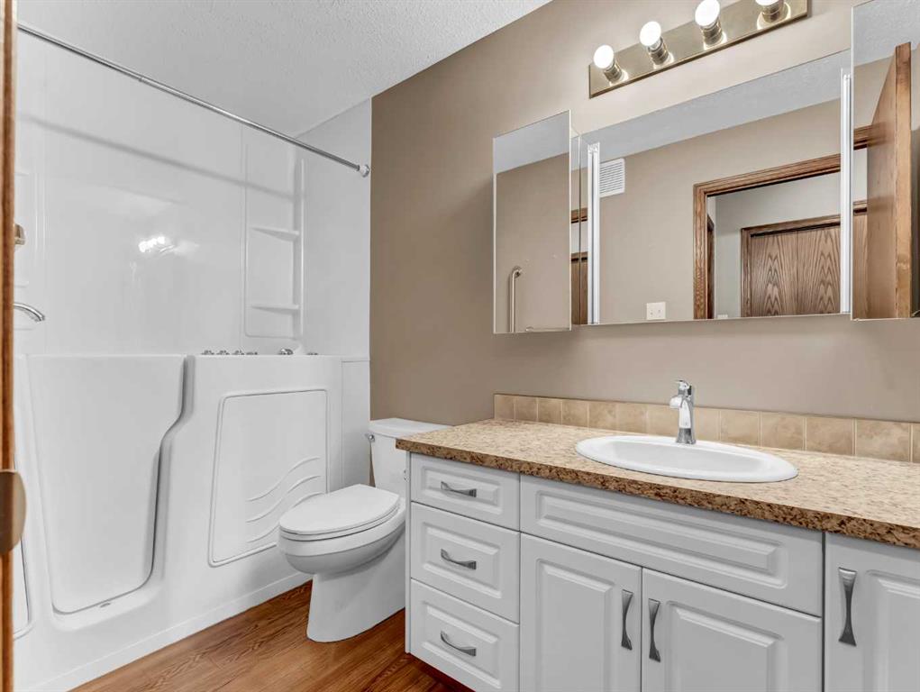 #102 221 Cameron Road SE