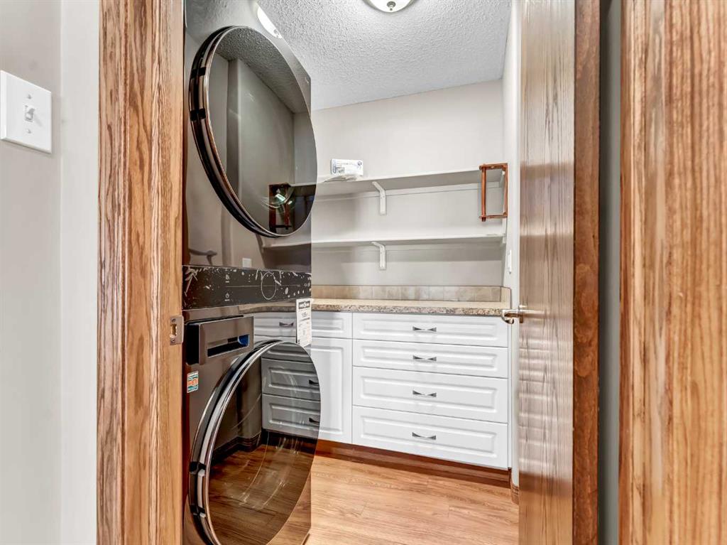 #102 221 Cameron Road SE