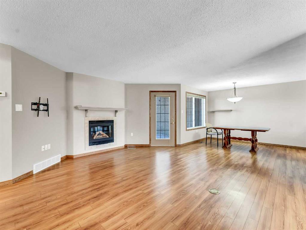 #102 221 Cameron Road SE
