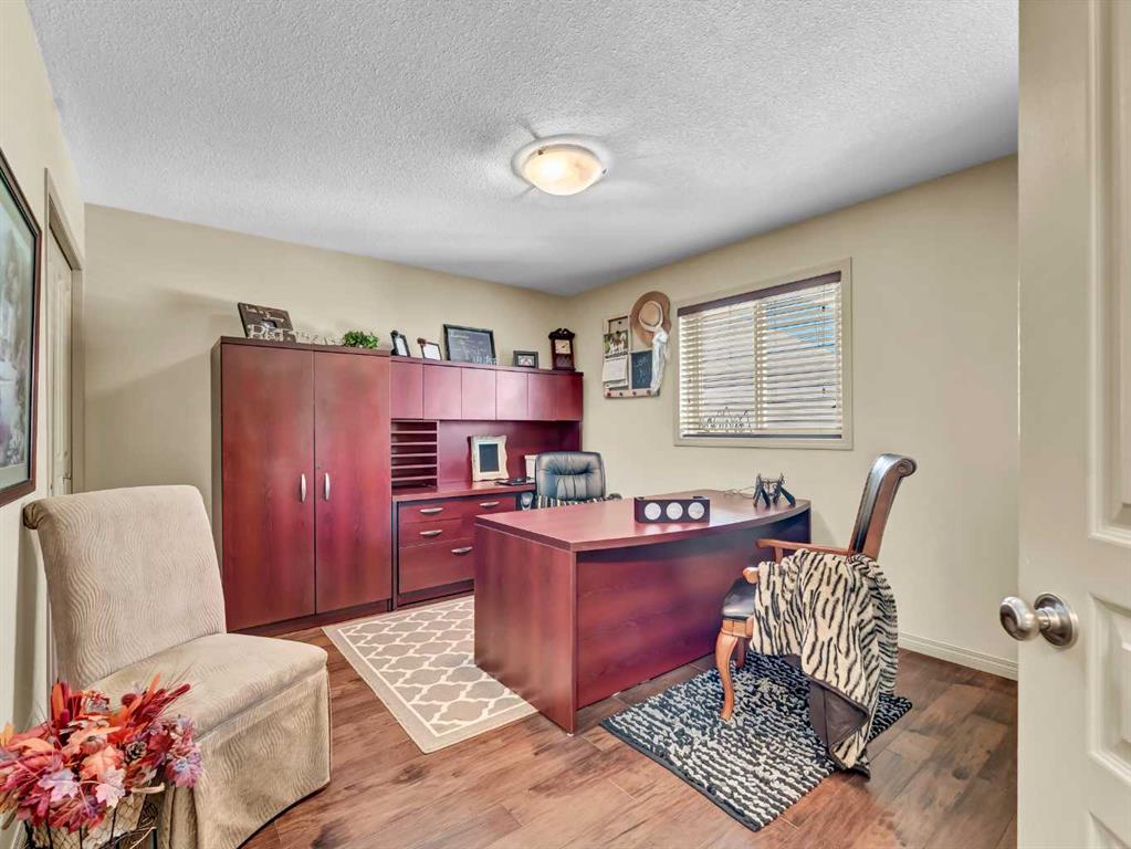 447 Vista Drive SE