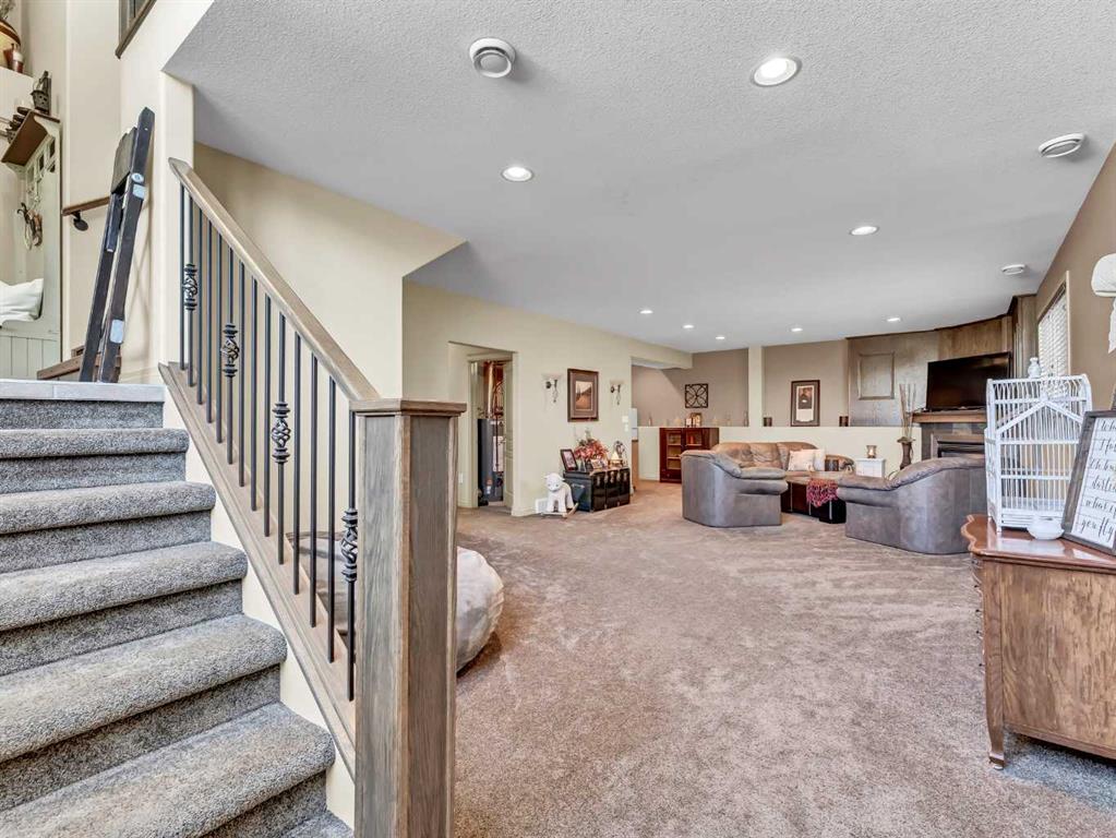 447 Vista Drive SE