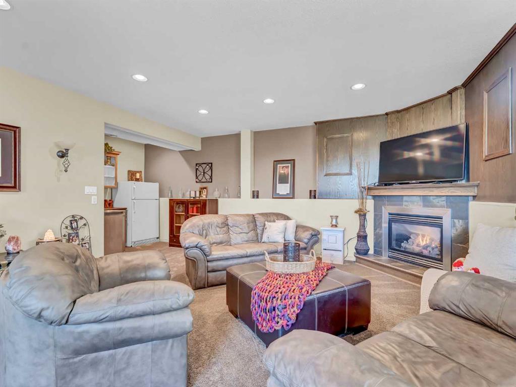 447 Vista Drive SE