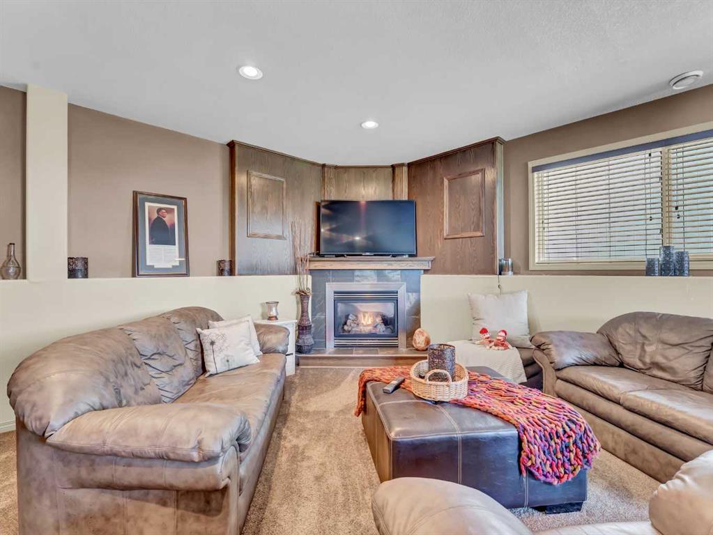 447 Vista Drive SE