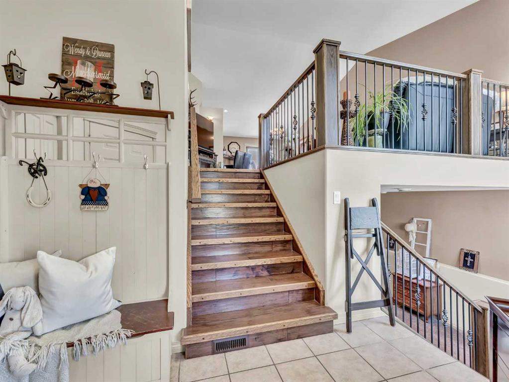 447 Vista Drive SE
