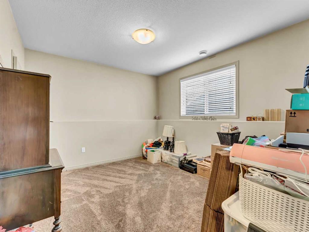 447 Vista Drive SE