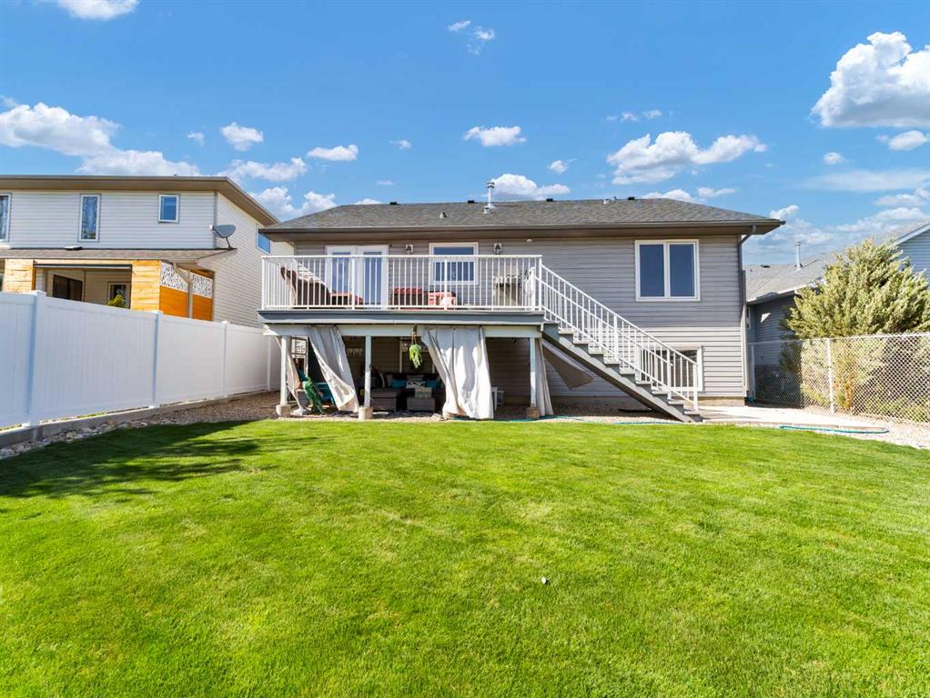 447 Vista Drive SE