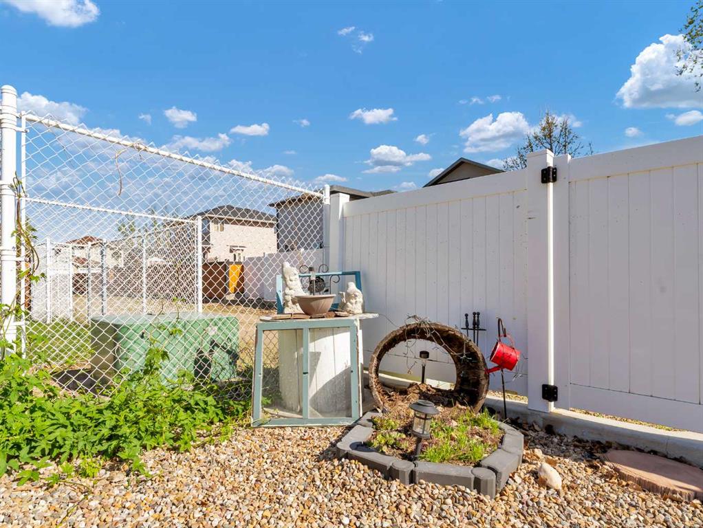 447 Vista Drive SE