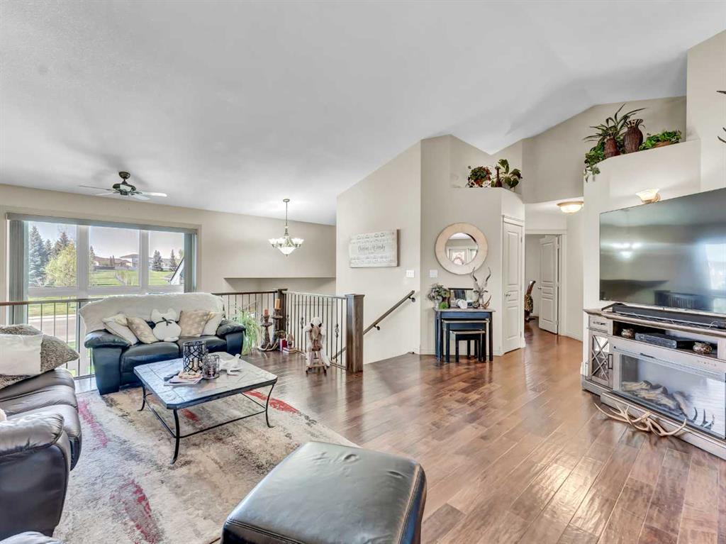 447 Vista Drive SE