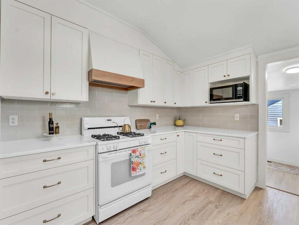 816A 4 Street SE