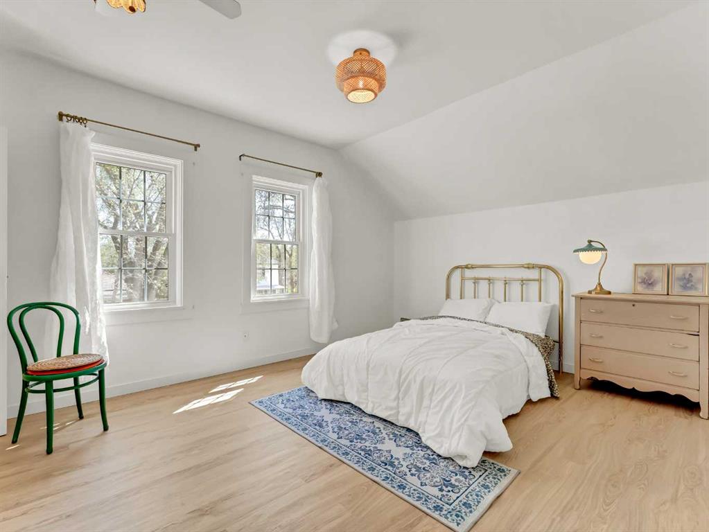 816A 4 Street SE