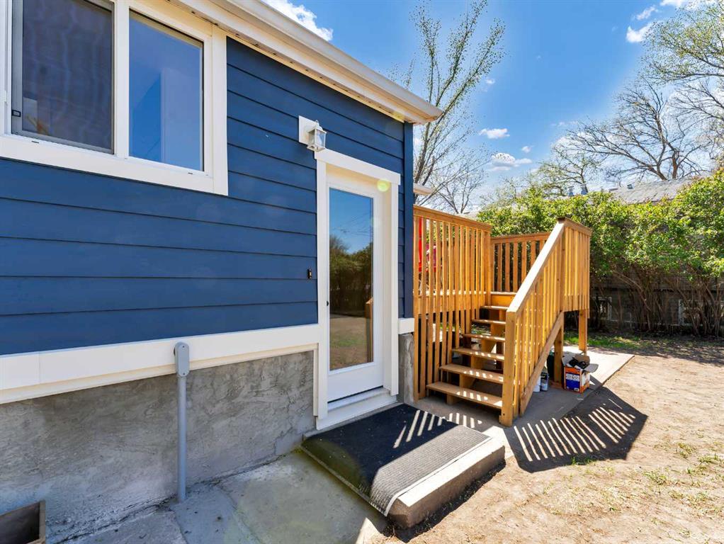 816A 4 Street SE