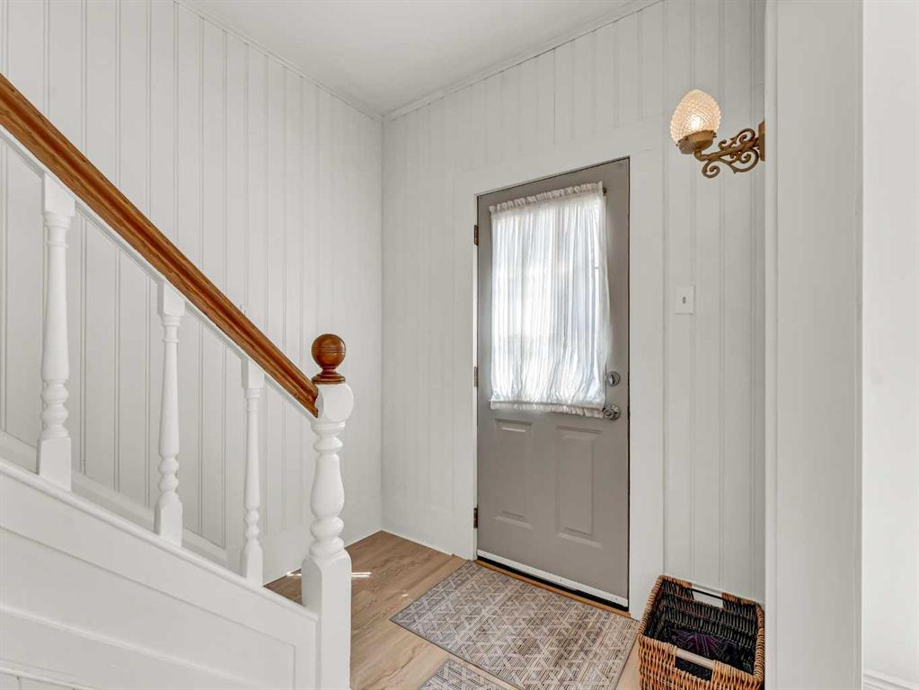 816A 4 Street SE