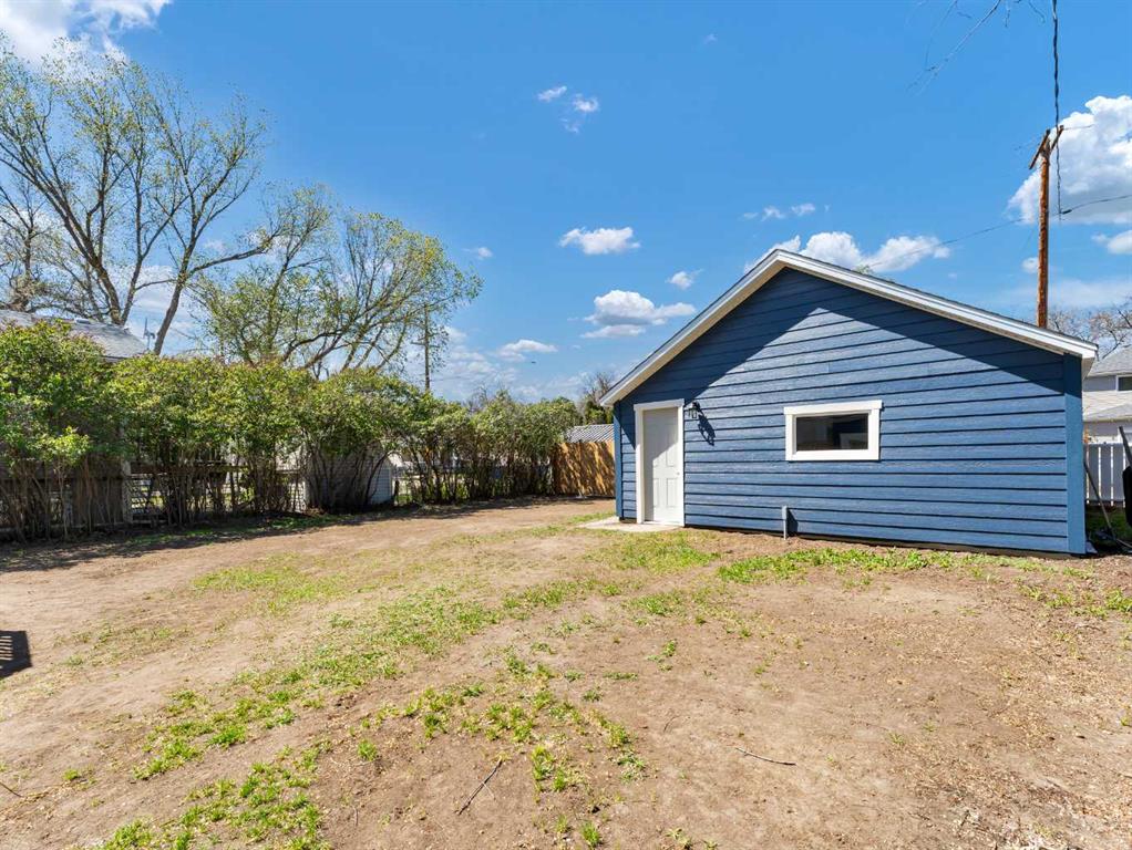 816A 4 Street SE