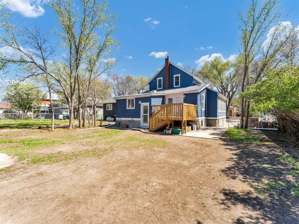 816A 4 Street SE