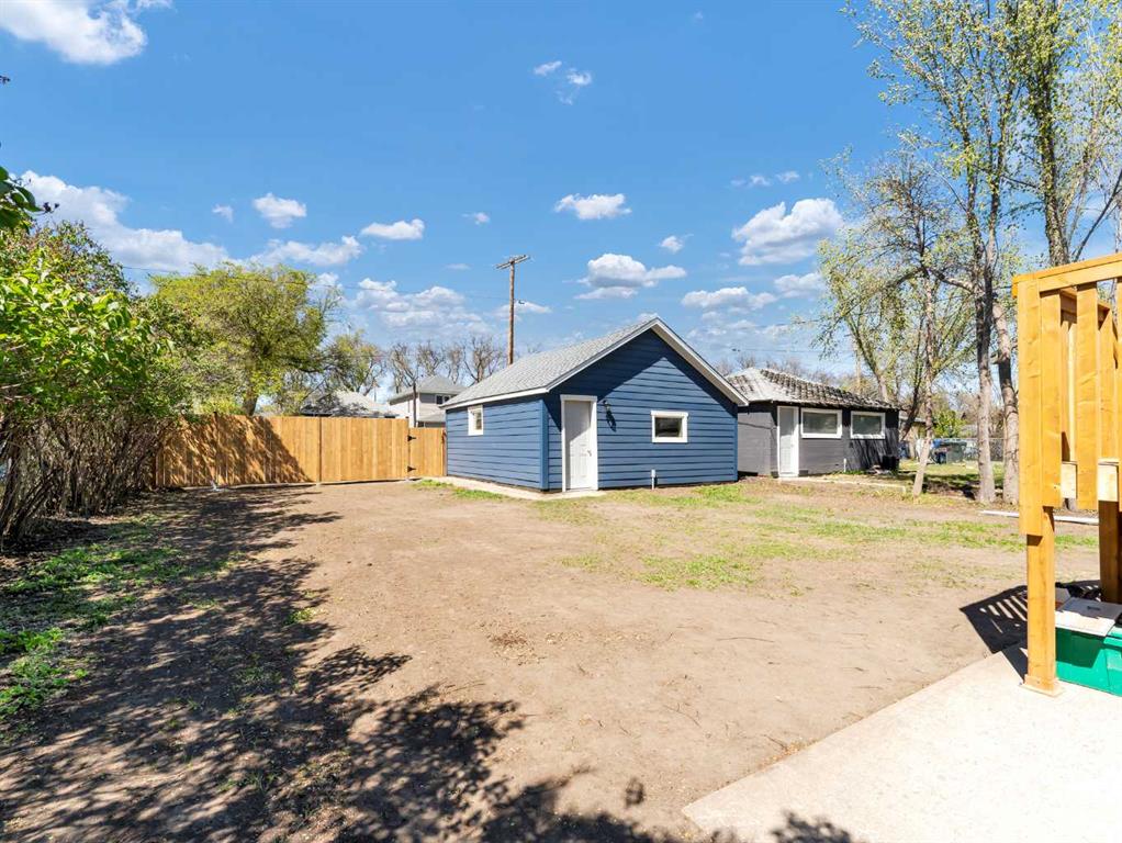 816A 4 Street SE
