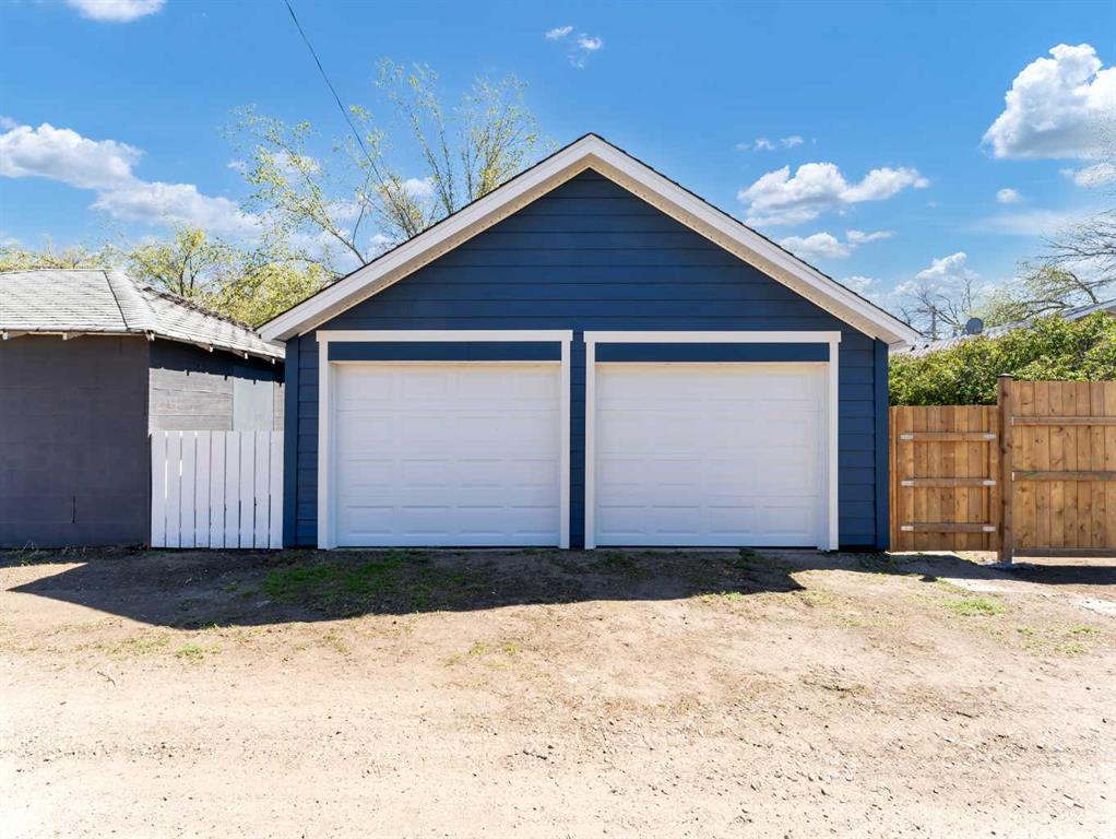 816A 4 Street SE