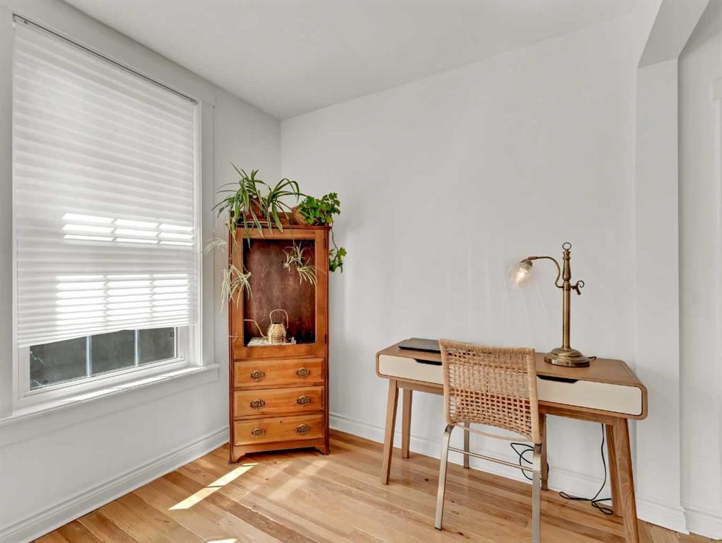 816A 4 Street SE